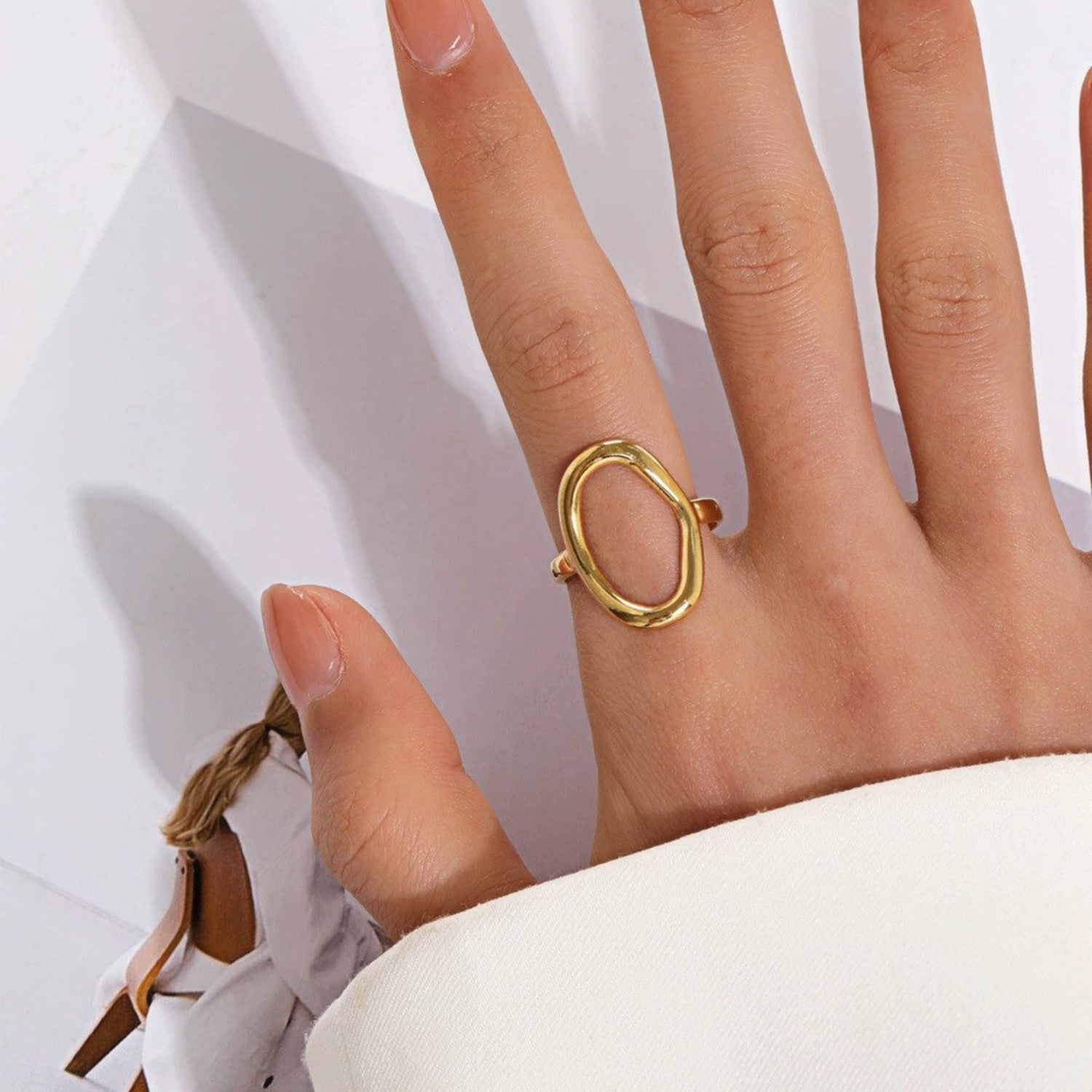 Abstract Hollow Gold Adjustable Ring JLTR0637