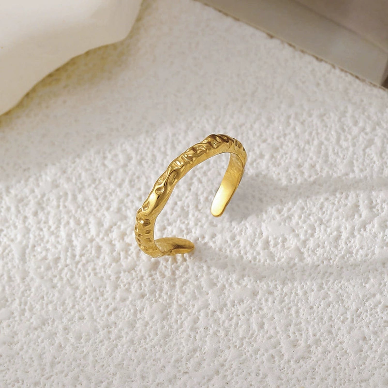 18k Gold Plated Slim Hammered Gold Adjustable Ring JLTR0667