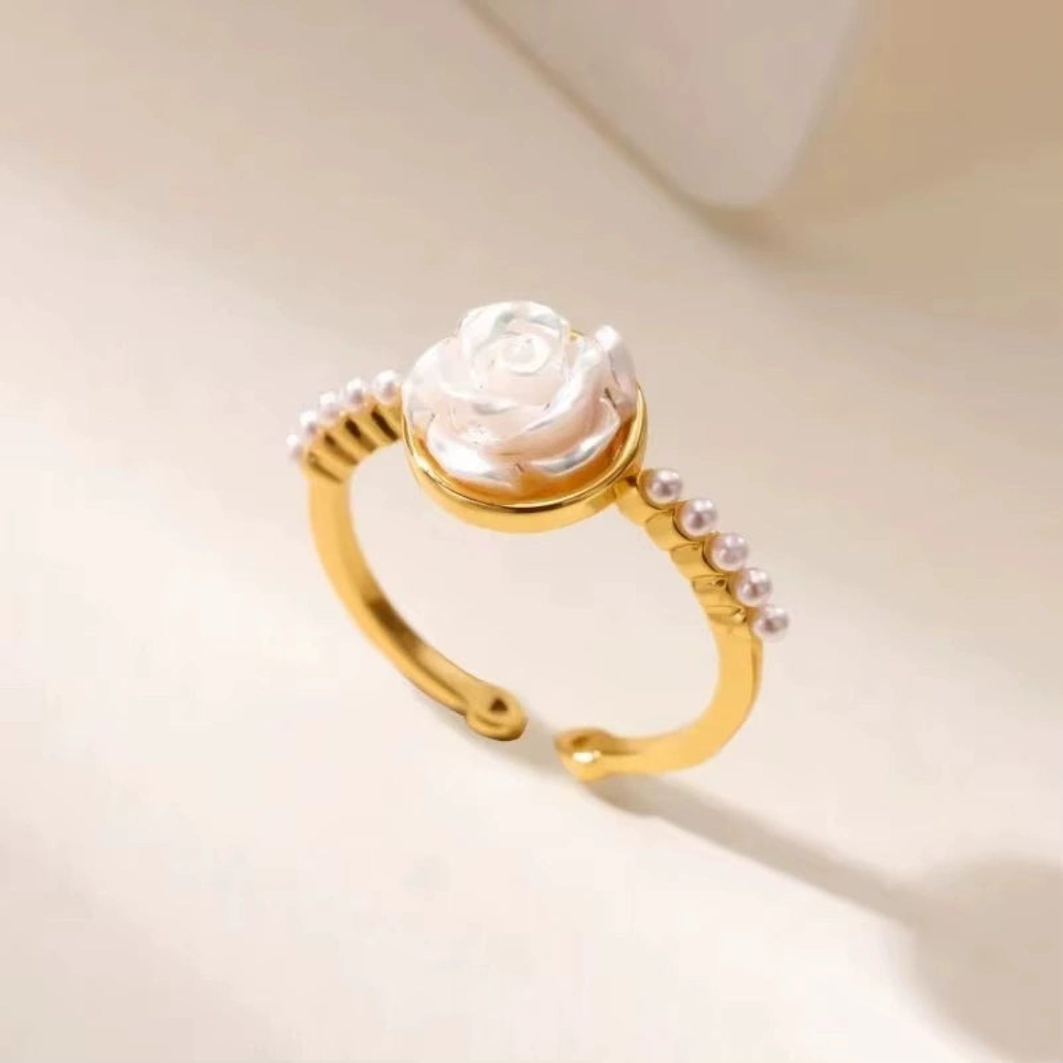 White Rose Pearl Gold Ring JLTR0685