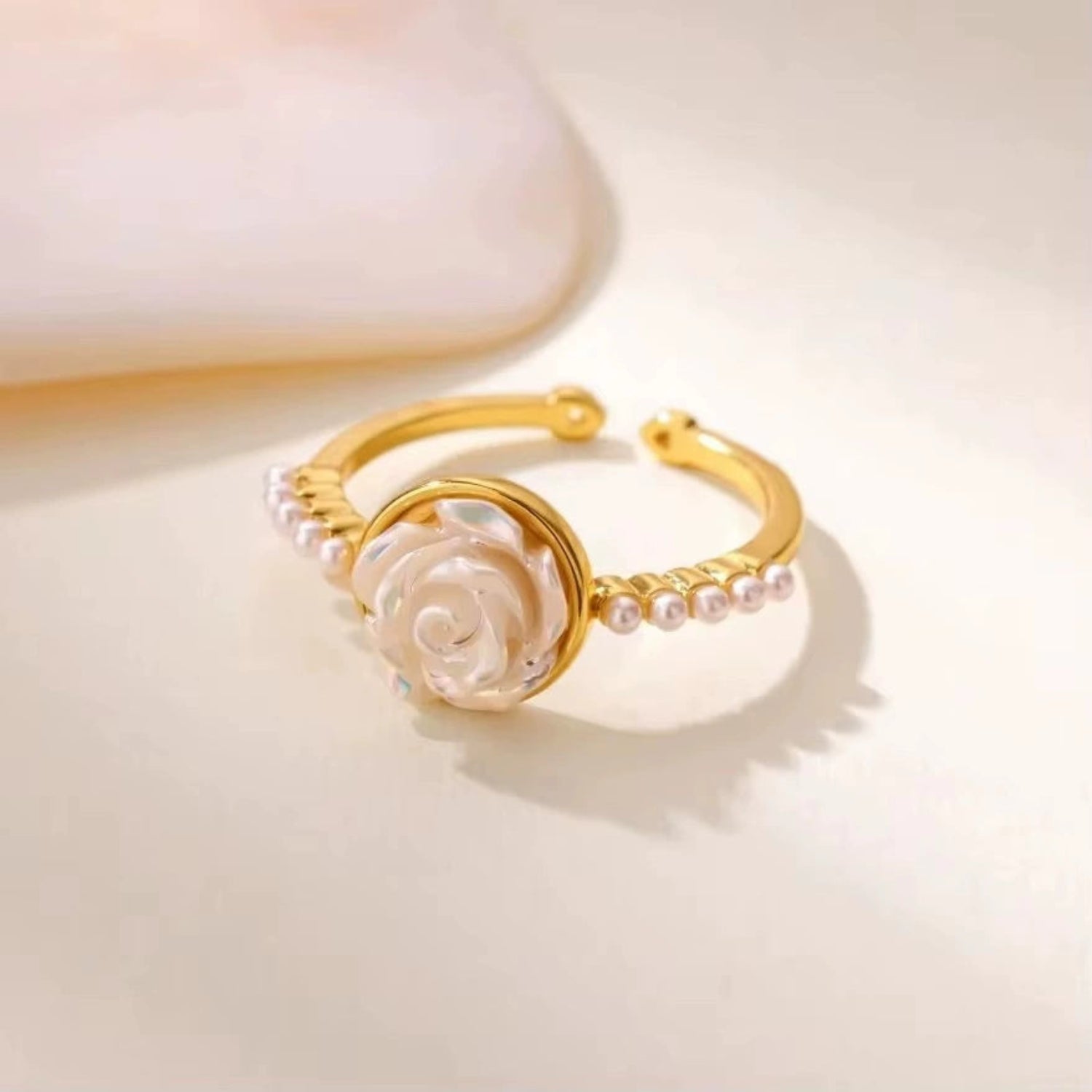 White Rose Pearl Gold Ring JLTR0685