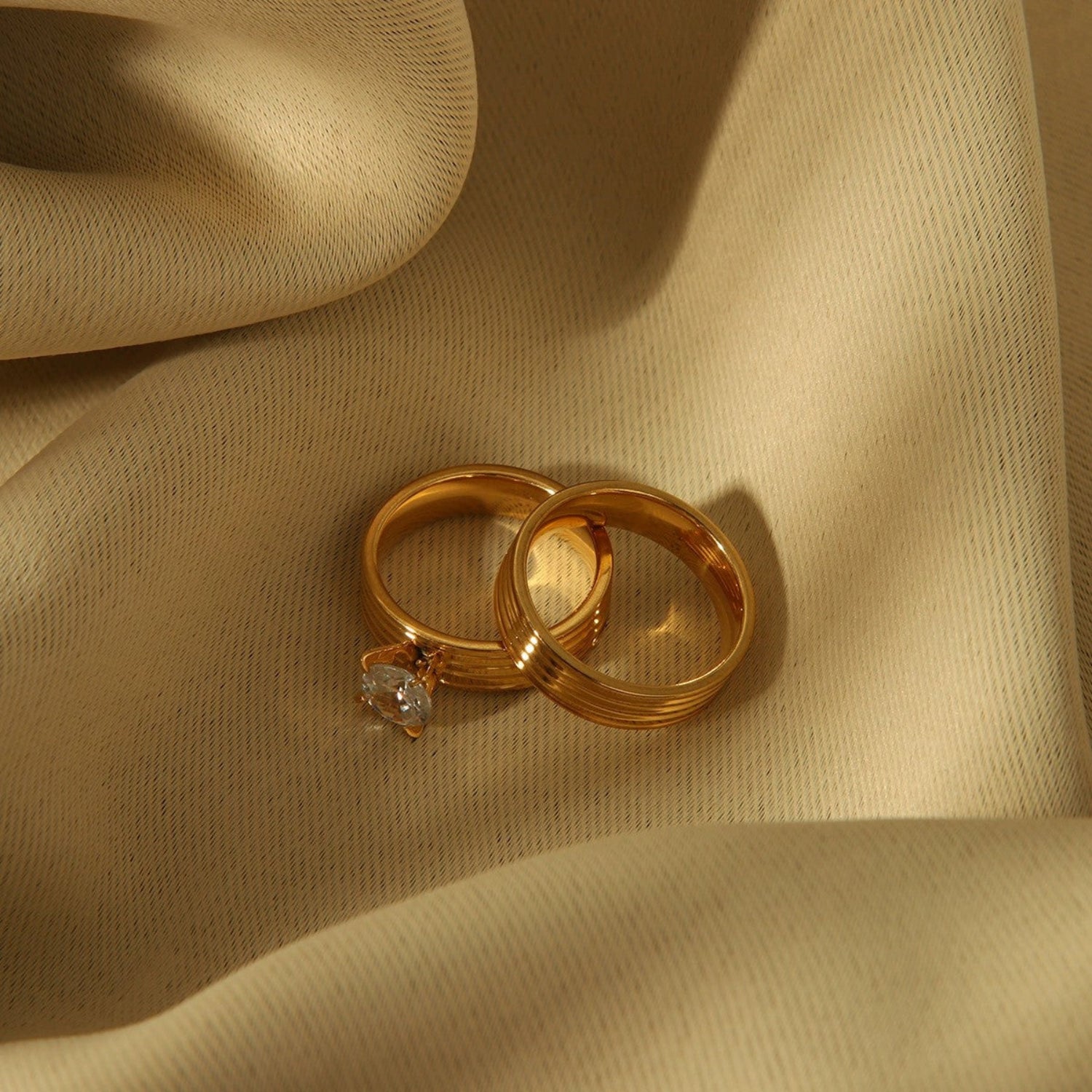 Gold Solitaire Couple Ring Set JLTR0719