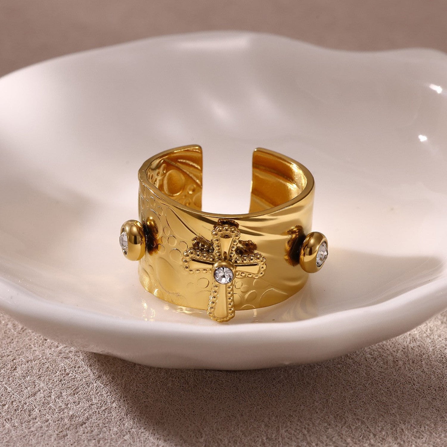 Gold Spinner Cross Band Ring JLTR0723