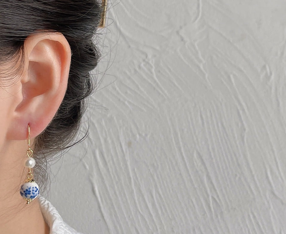 Vintage-Inspired Porcelain and Pearl Drop Earrings jlt11777