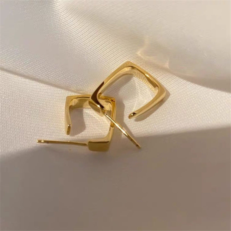 just-lil-things-pin-earring-gold-earring-jlt10500