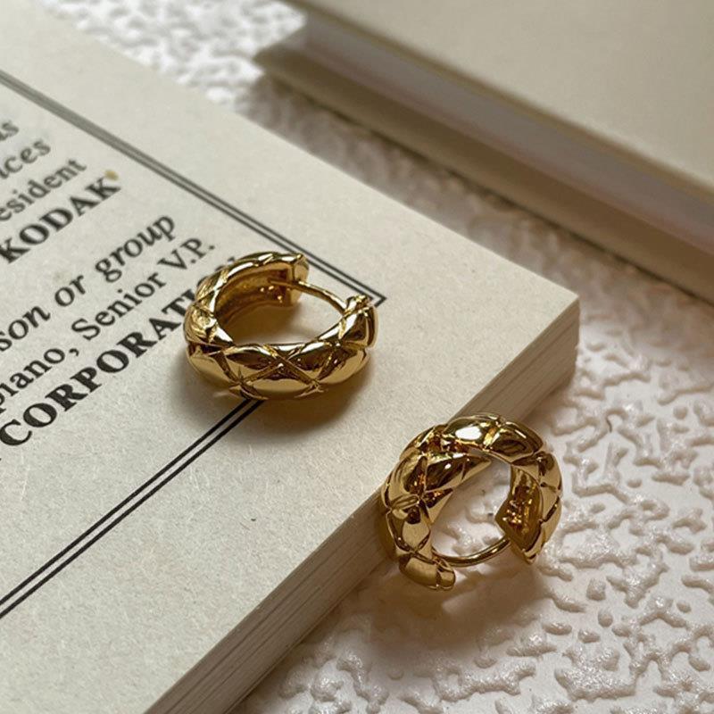 Elegant Gold-Color Quilted Hoop Earrings-jlt11740