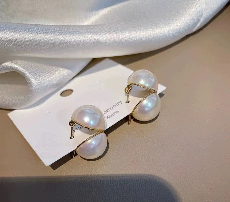 just-lil-things-white-hoop-earrings-jlt12062