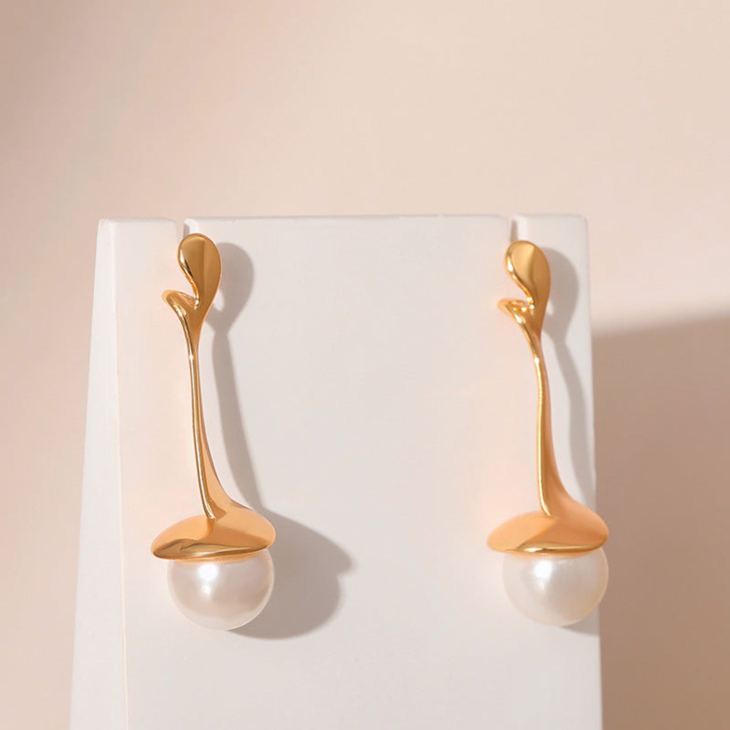 just-lil-things-artificial-ping-earrings