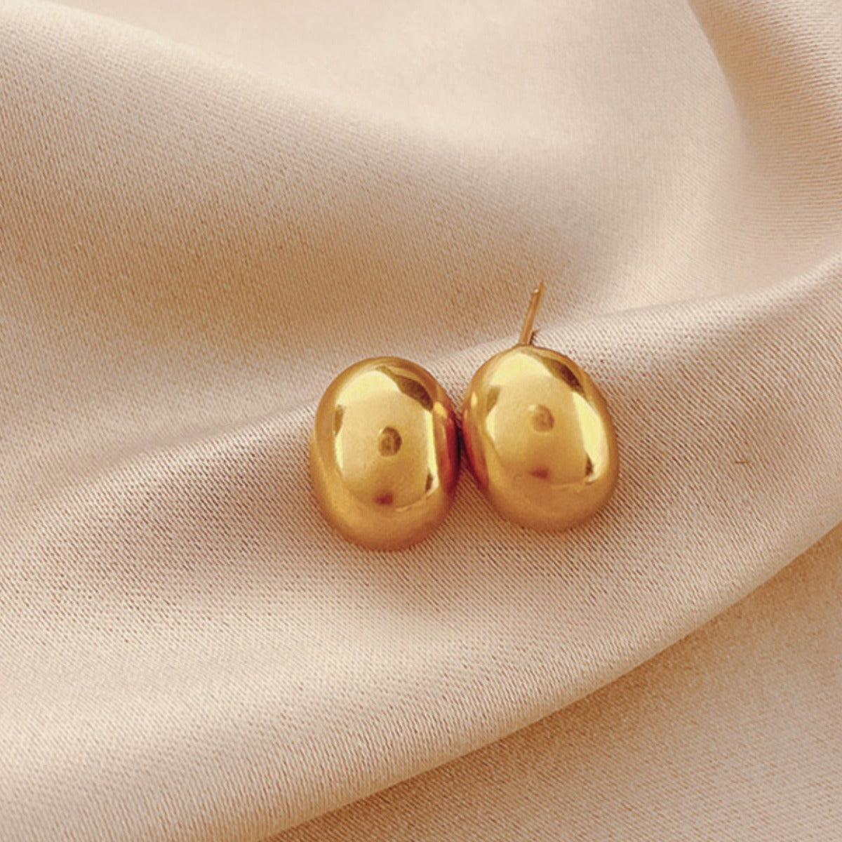 Trendy Beans Glossy Gold Stud Earrings jlt12768