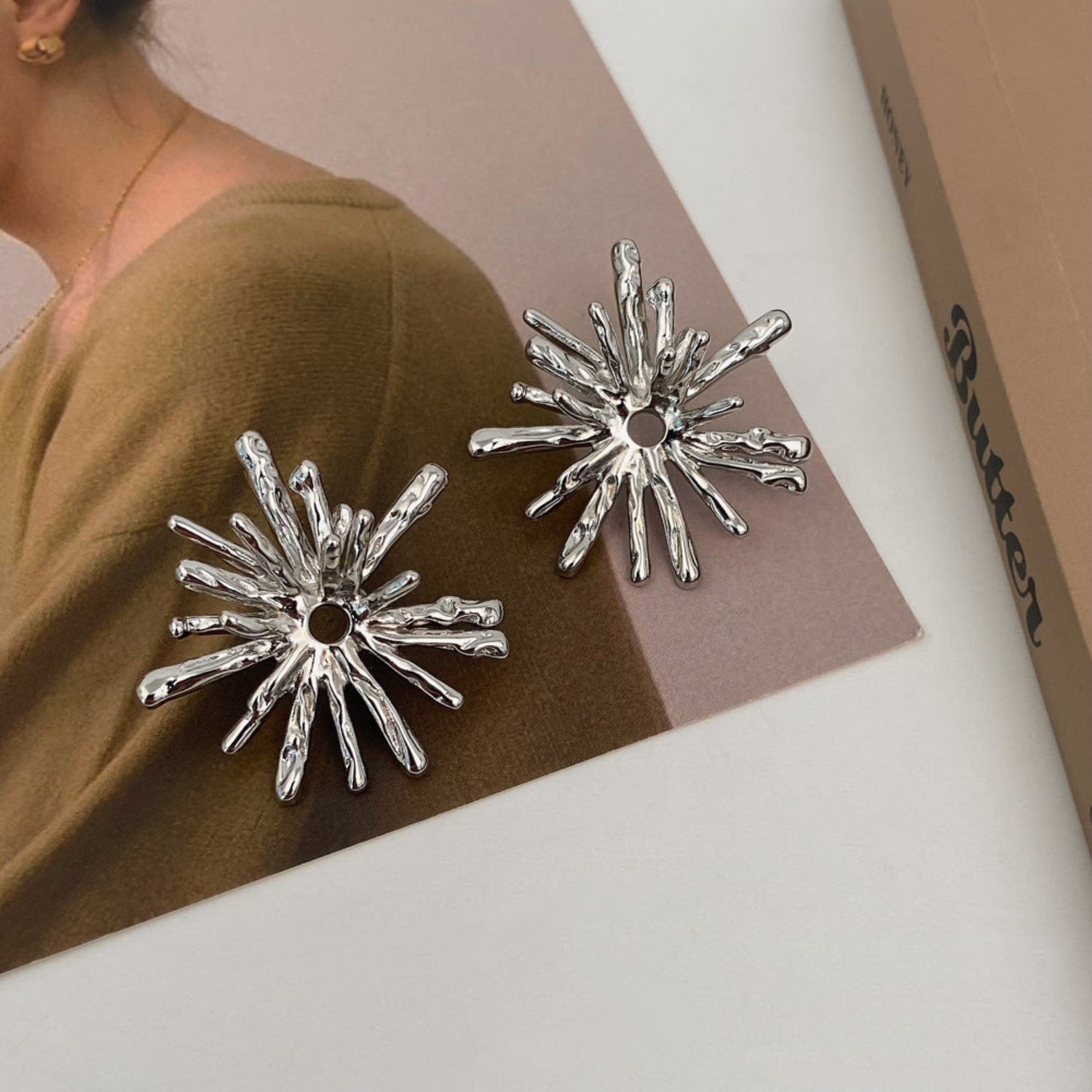 High-end and versatile exquisite sparkling earrings jlt13081