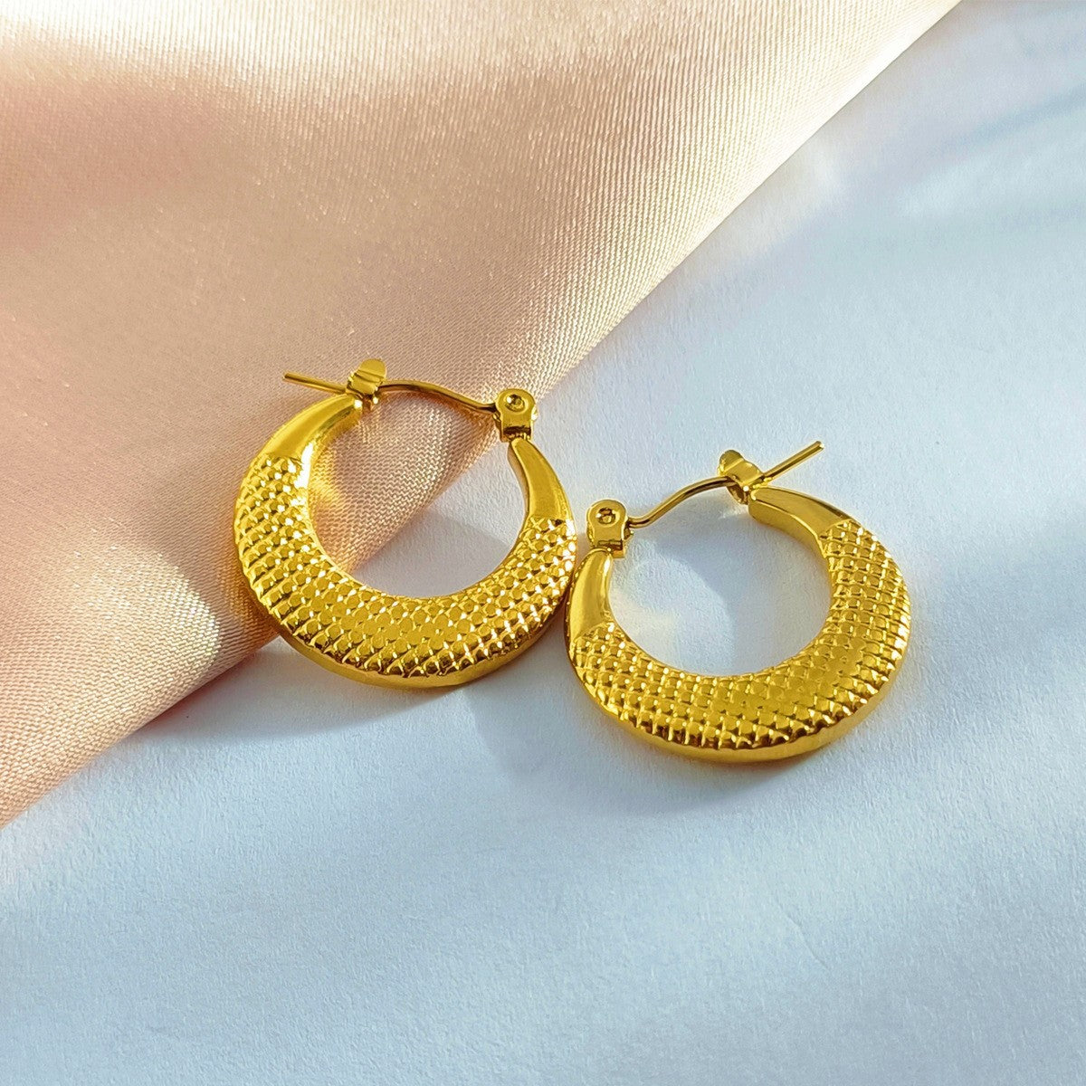 Golden moom hoops earrings jlt13193
