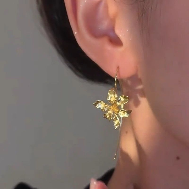 Golden Blossom Hook JLT13215