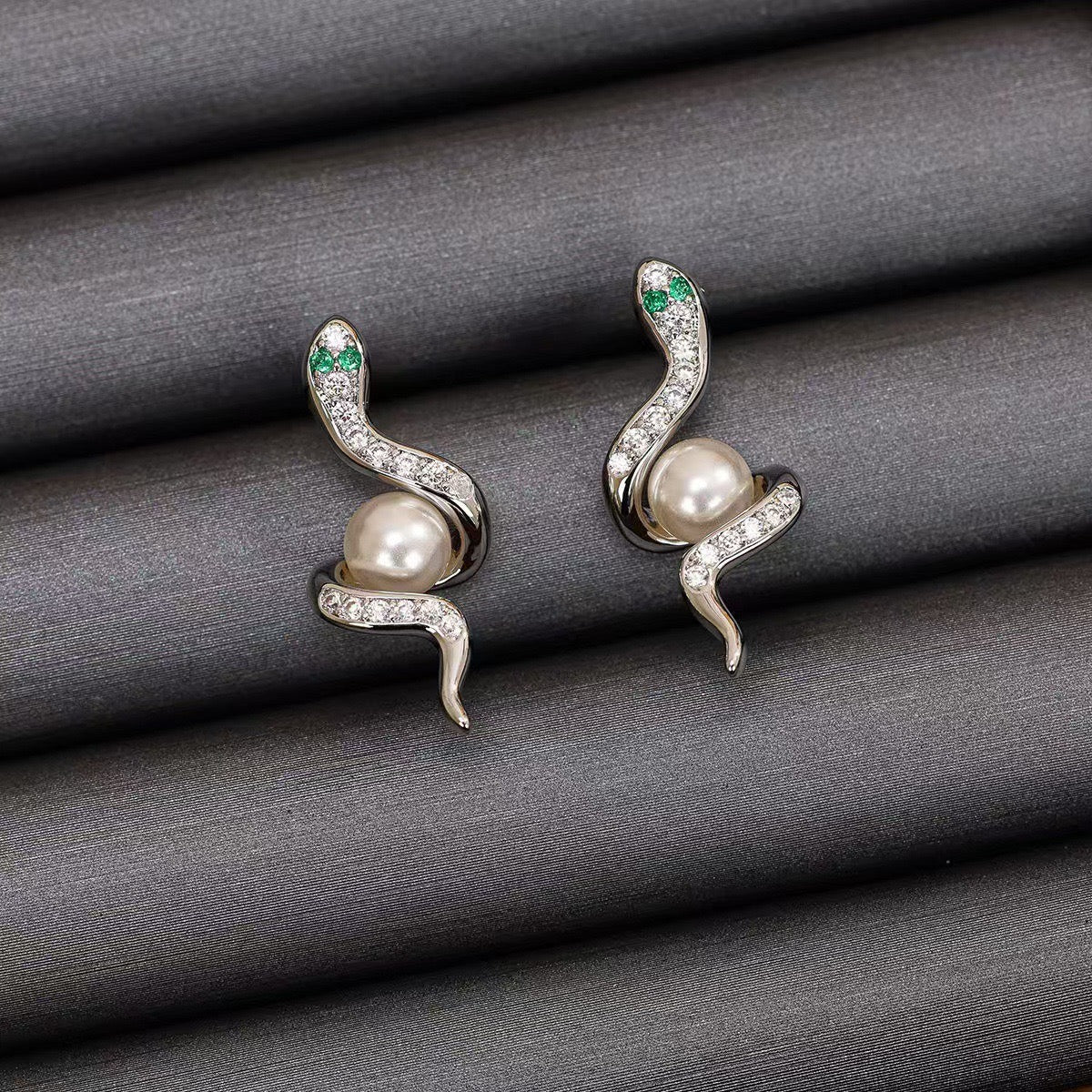 Twilight Serpent Studs JLT13227