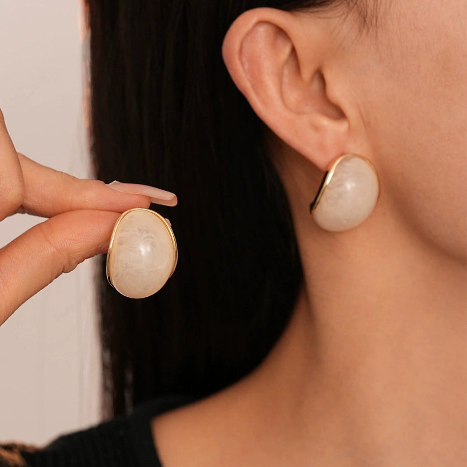 White pearls Stud Earrings JLT13470