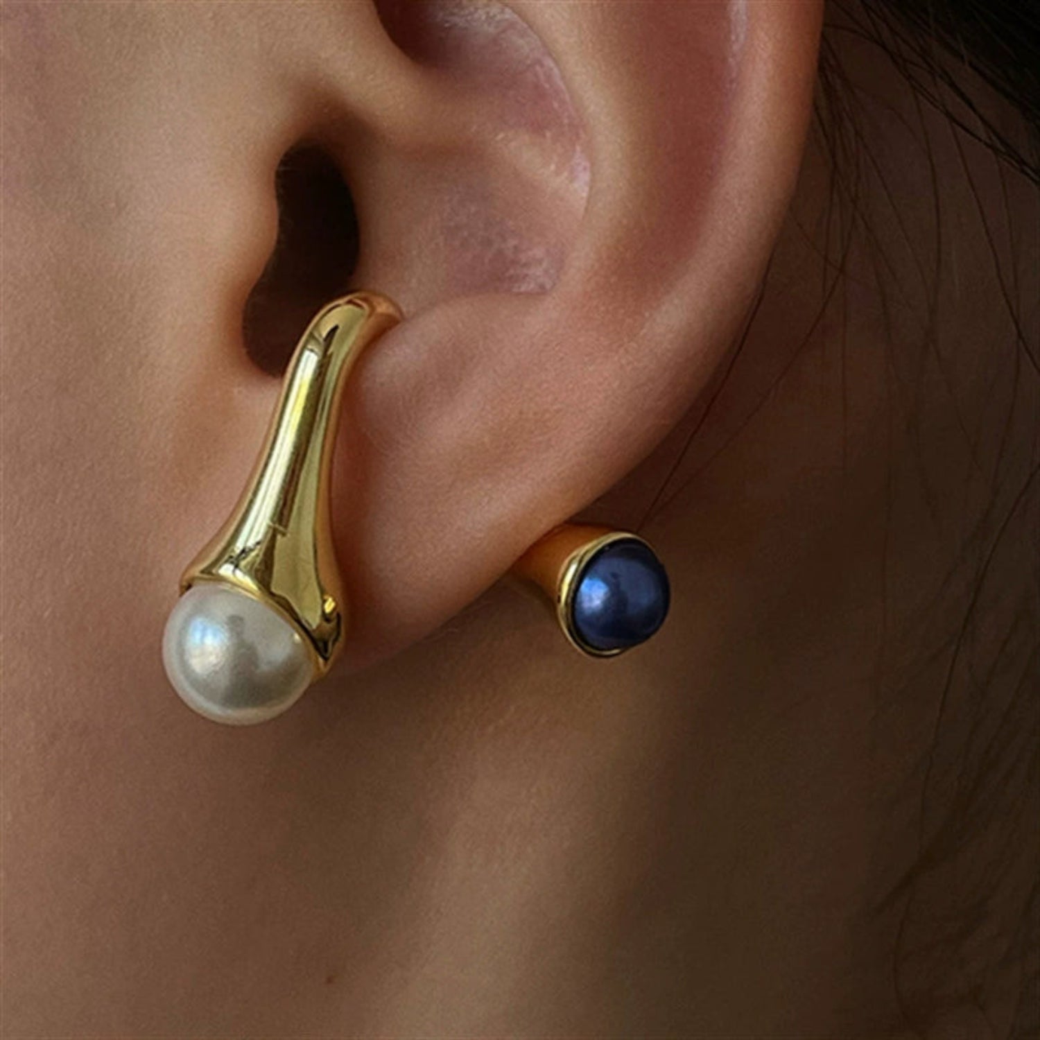 Two ways to wear Pearls Stud Earrings jlt13479