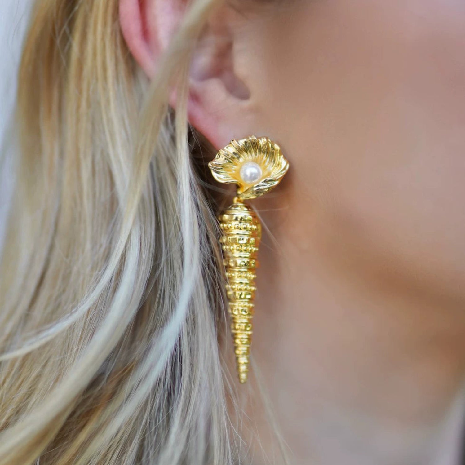 Gilded Seashell Pearl Drop Earrings jlt13494