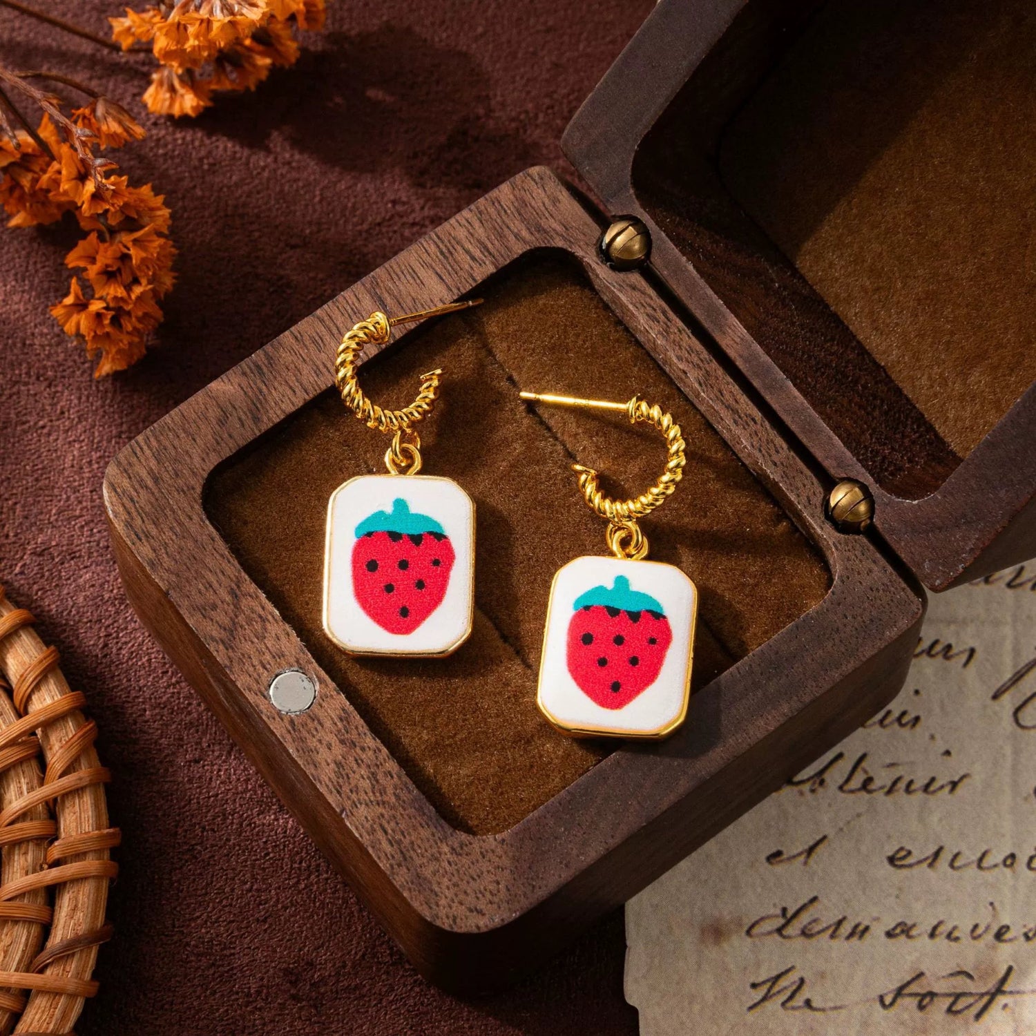 namel Strawberry Square Dangles JLT13509