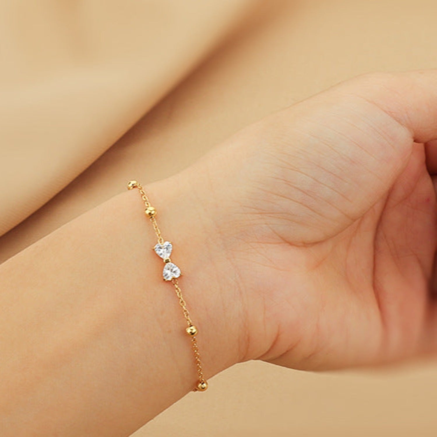 Adjustable Zircon White Bow Golden Bracelet – Dainty Beaded Chain Design Bracelet jltb0535