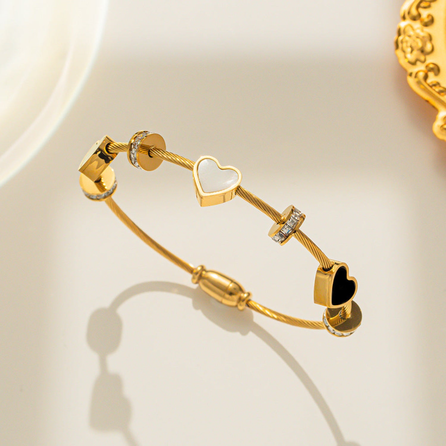 Heart Shaped Enamel Openable Bracelet JLTB0565