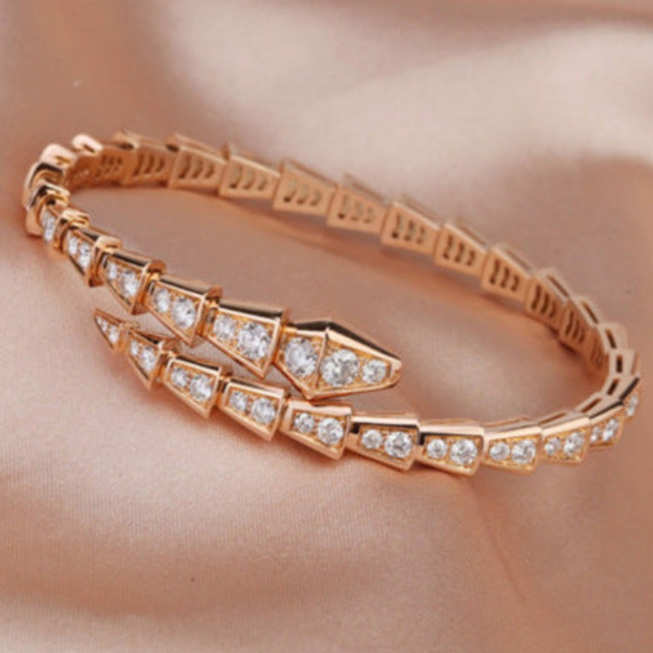 Serpentine Sparkle Bone Rose-Gold Bracelet JLTB0587