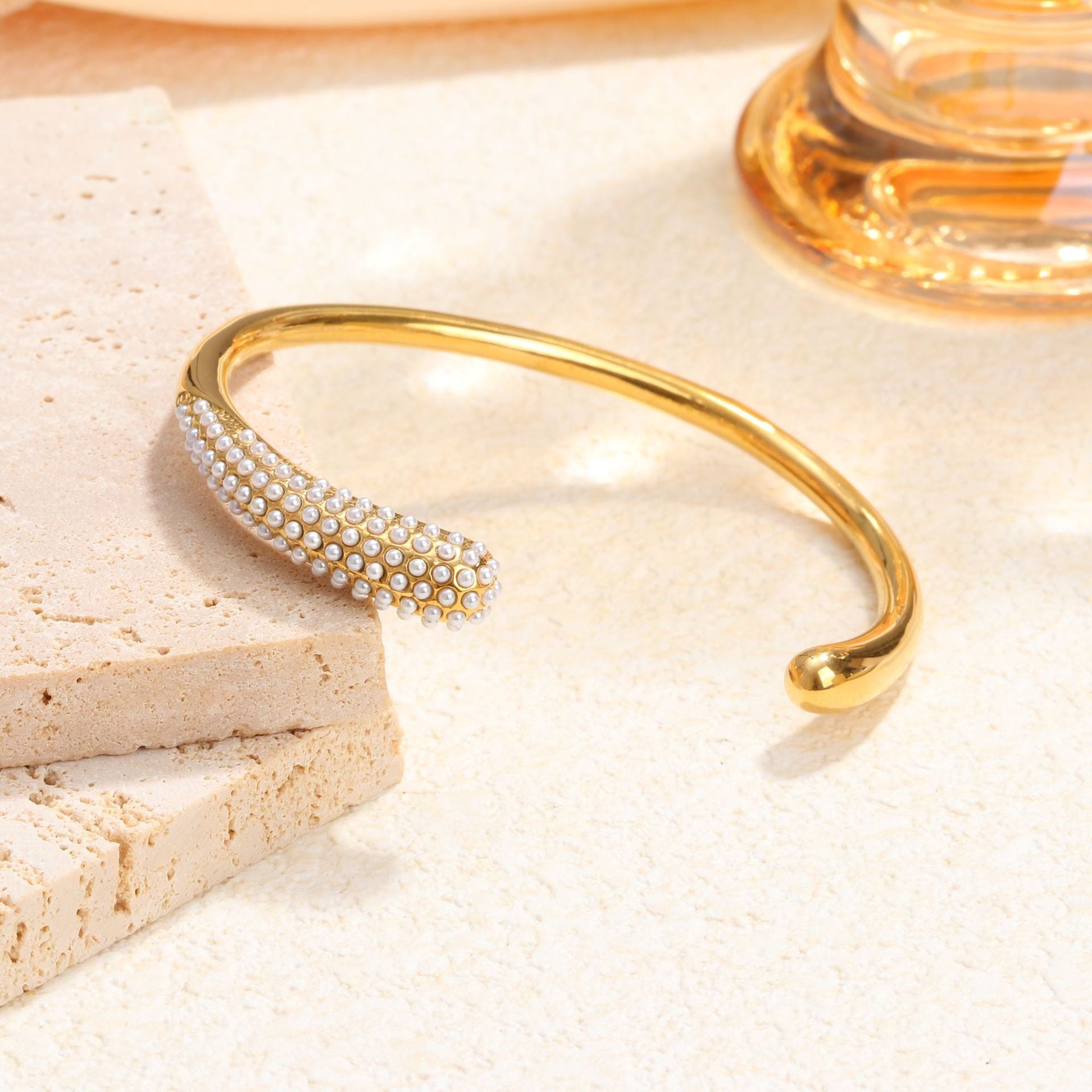 Edged White Pearl Inlaid Open Gold Bracelet JLTB0608