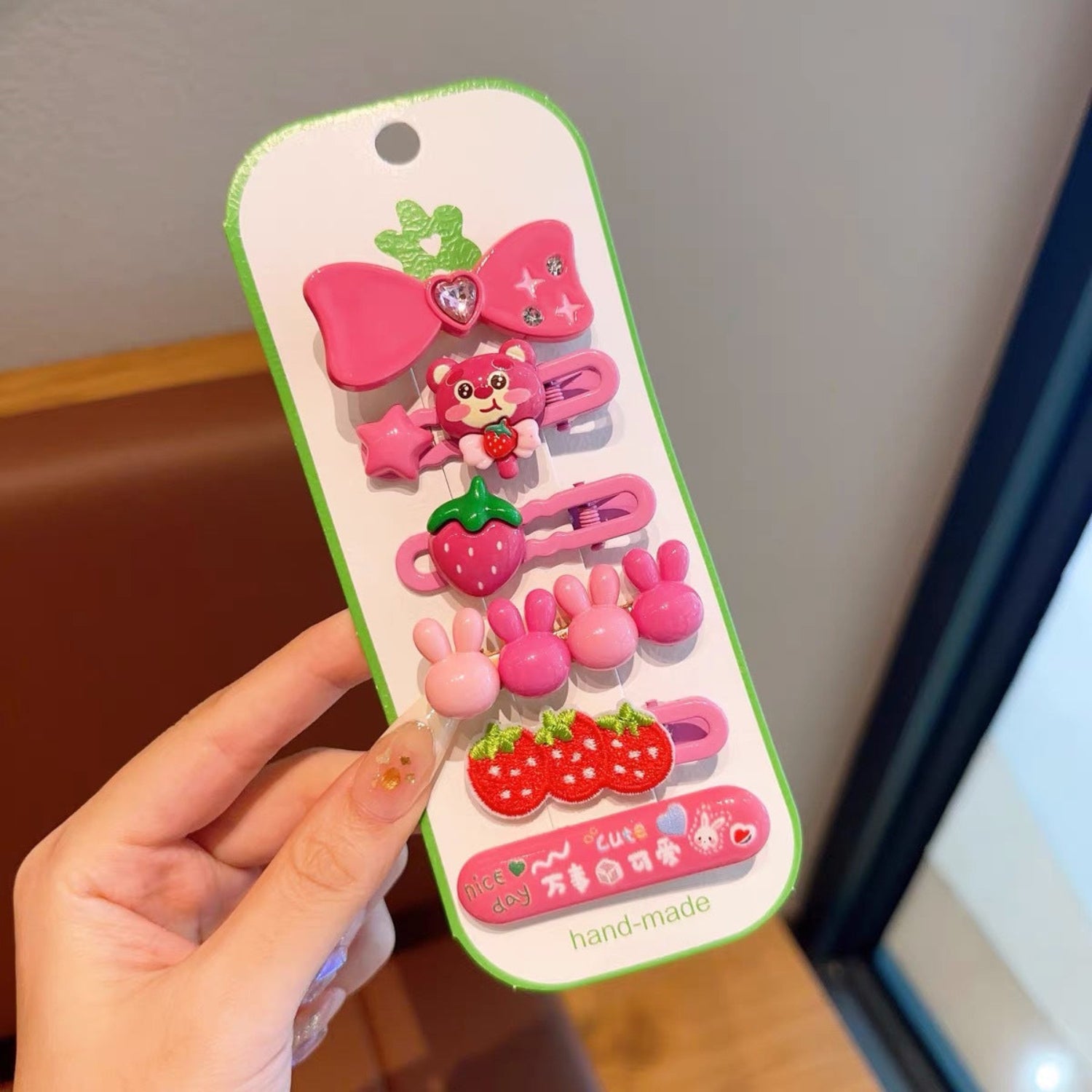 Sanrio hairpin set girls sweet broken hairpins cute hairpins girl cartoon strawberry bear side clips do not hurt hair jltc0048