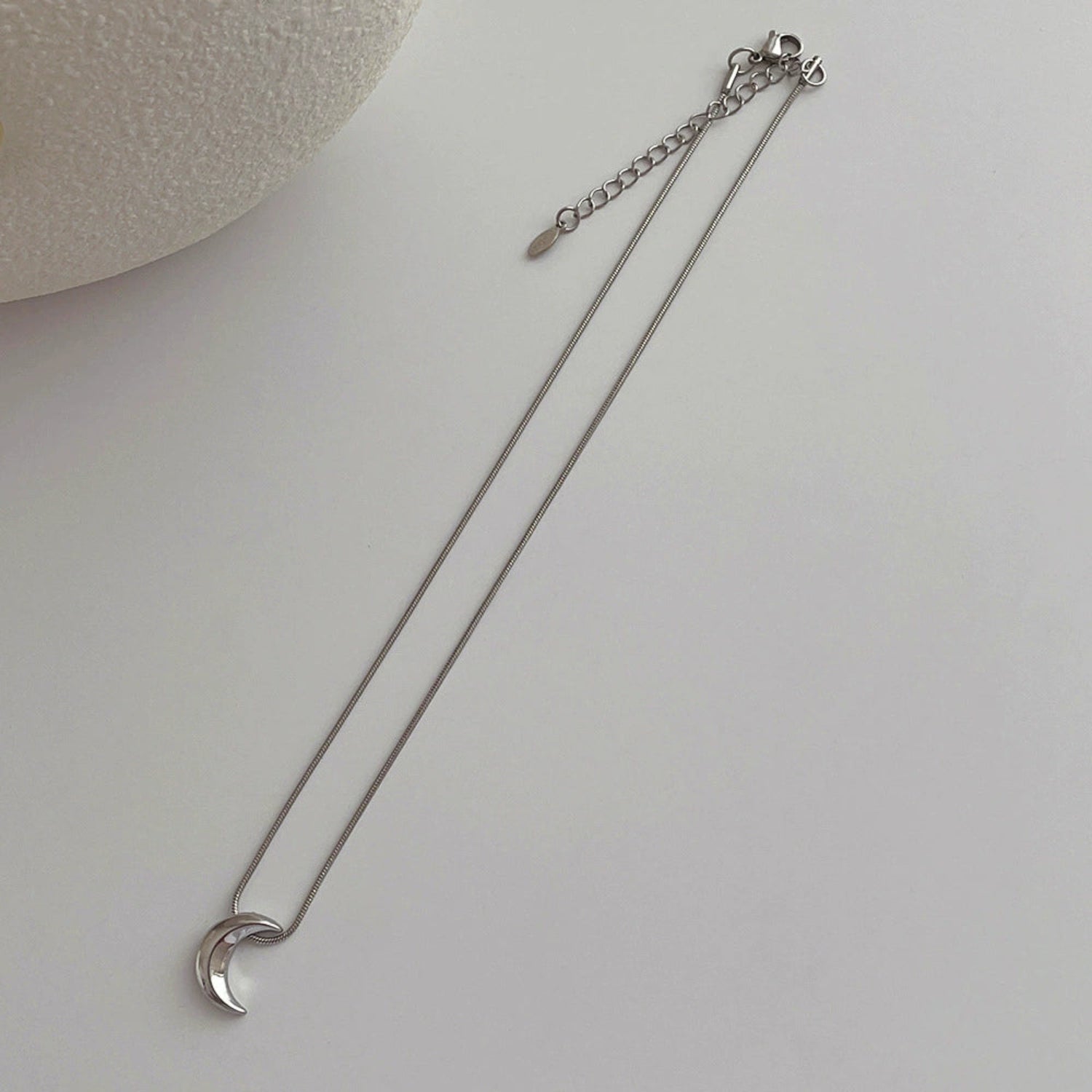Silver Crescent Moon Necklace JLTN0689