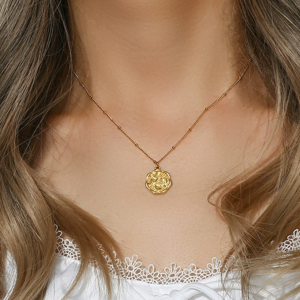 Just Lil Things- Artifical Round Floral Embossed chain- Necklace jltn0789