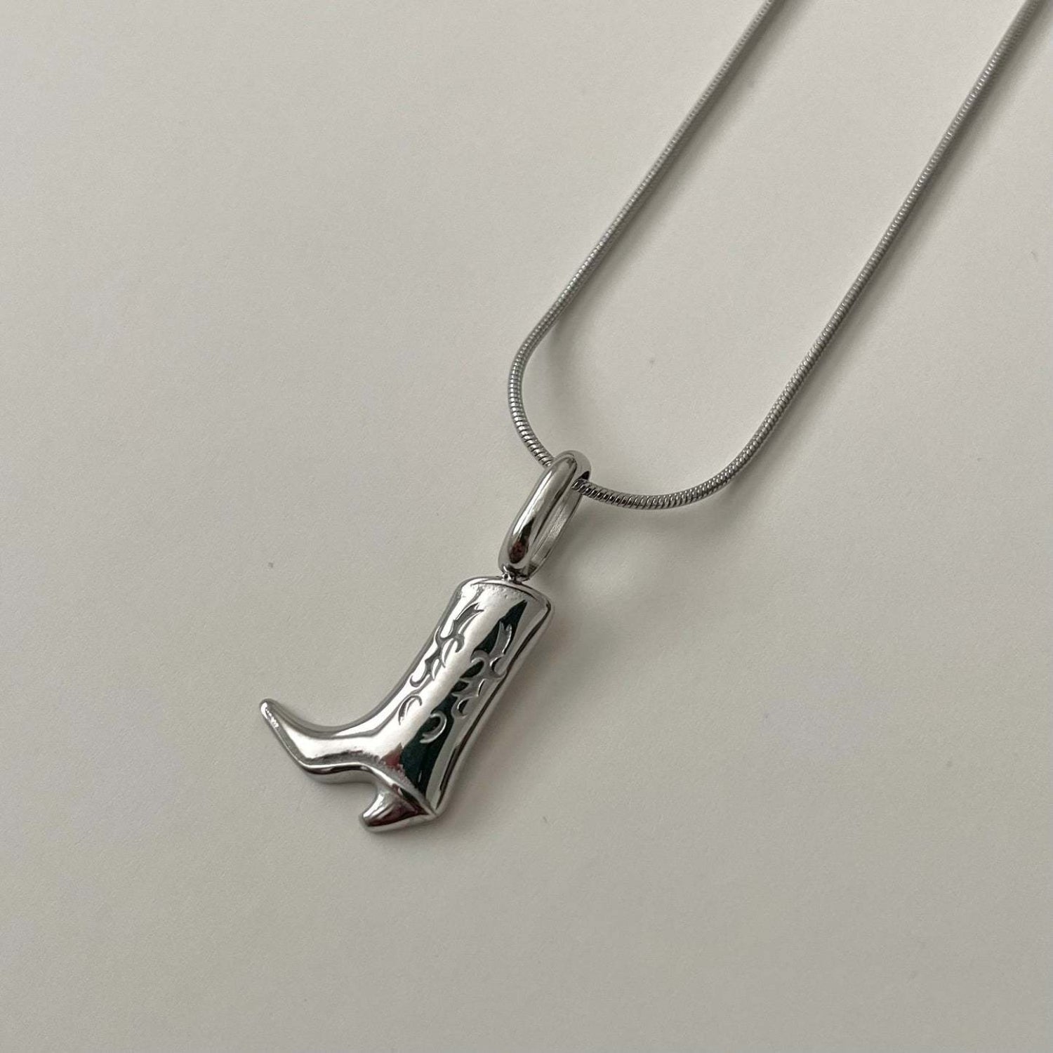 Just Lil Things Artificial Silver Necklace jltn1102