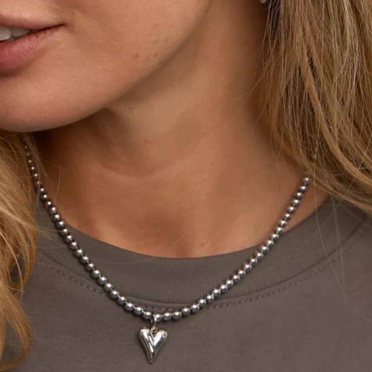 Love Pendent Necklace JLTN1486