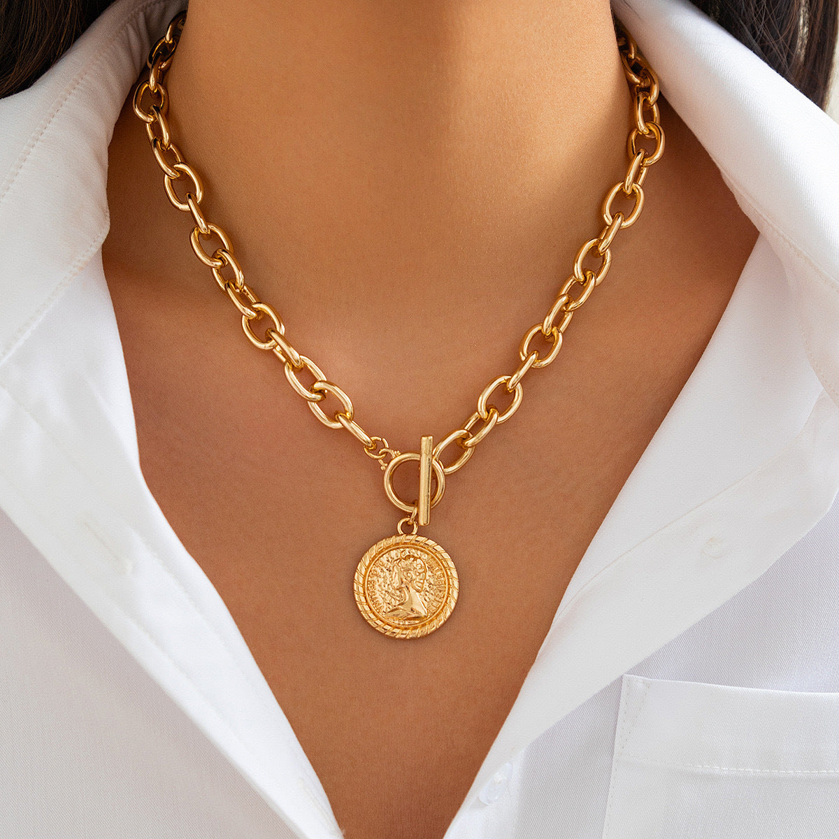 geometric portrait relief necklace jltn1521