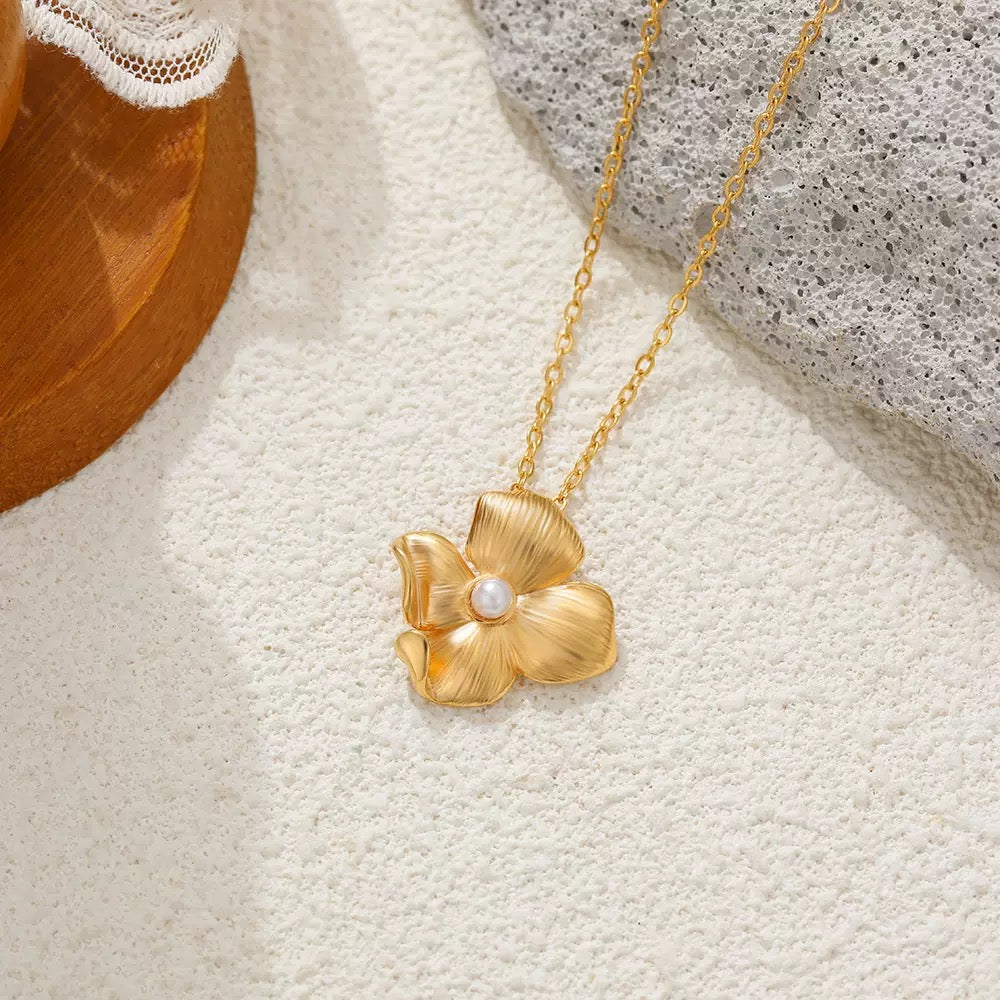 Just Lil Things Golden Blossom Pearl Necklace jltn1639