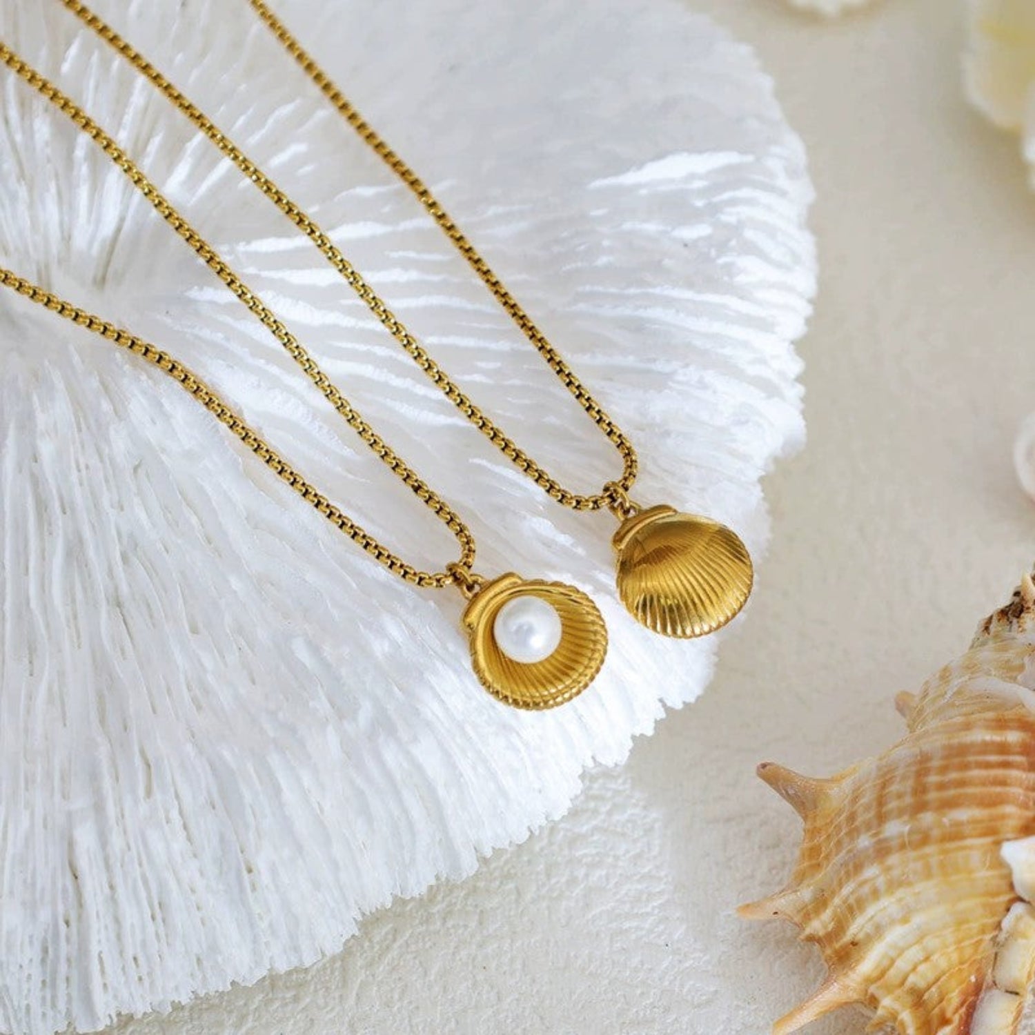 Just Lil Things Golden Seashell Pearl Pendant Necklace jltn1661