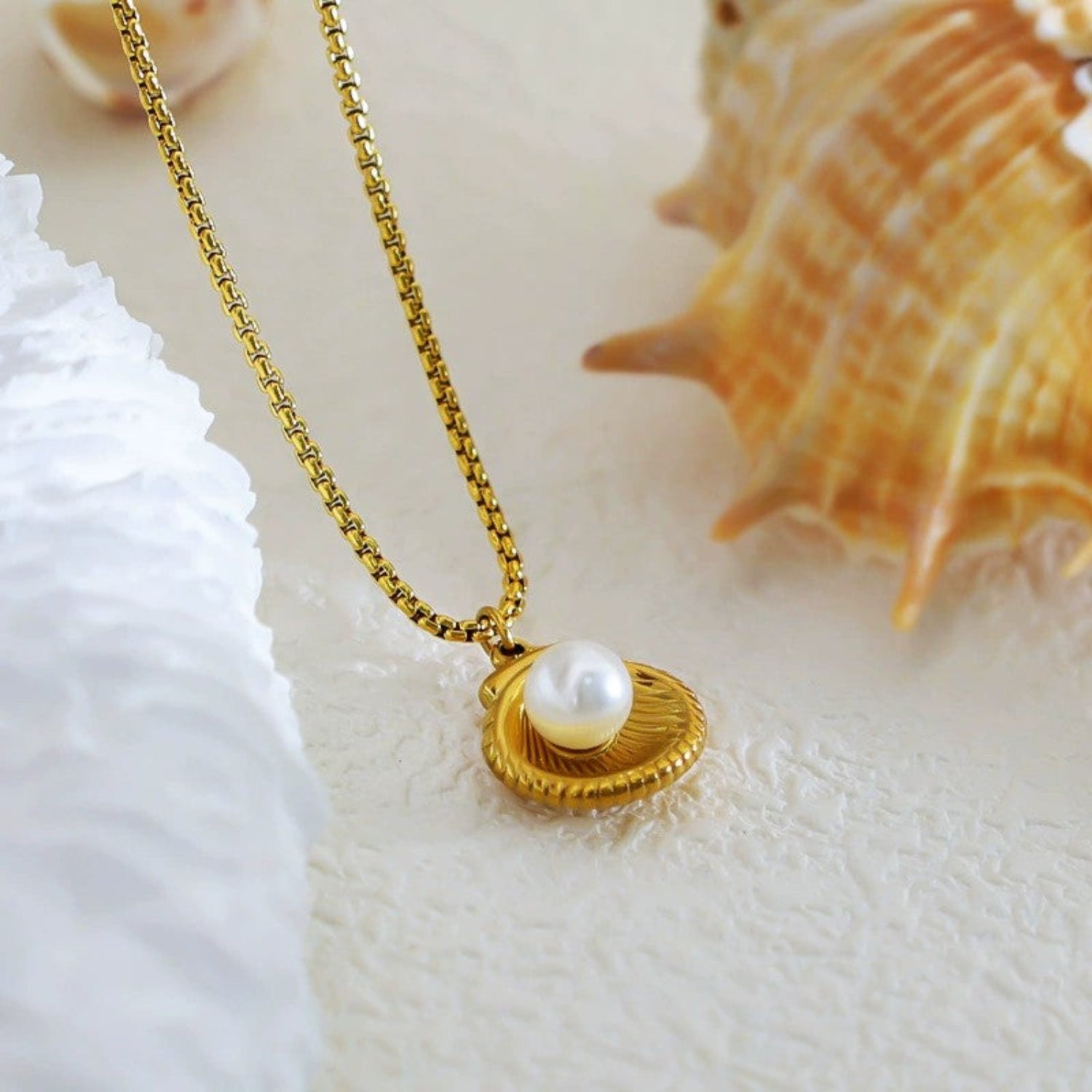 Just Lil Things Golden Seashell Pearl Pendant Necklace jltn1661