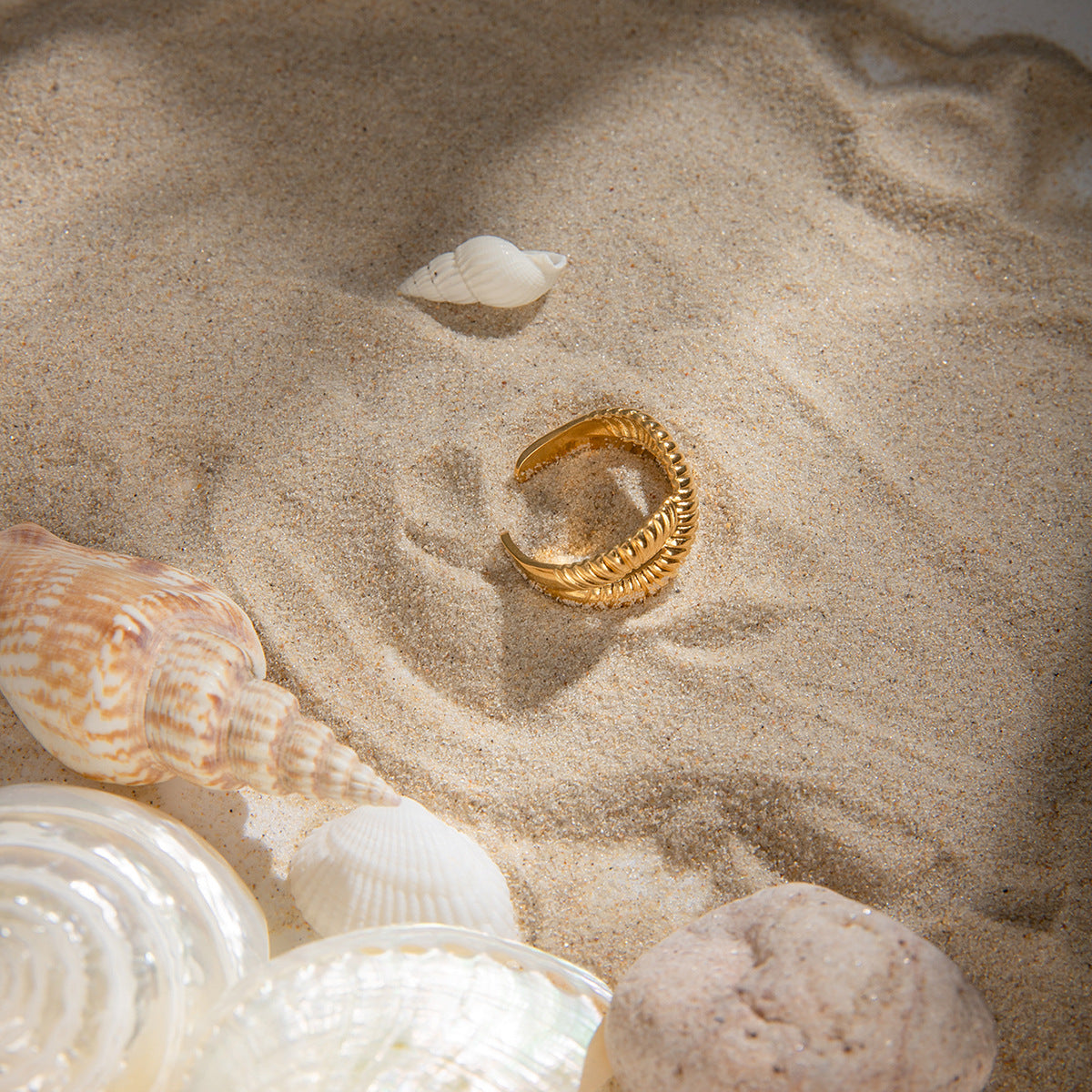 Cross Tubular “X” silhouette Gold-tone Ring JLTR0432