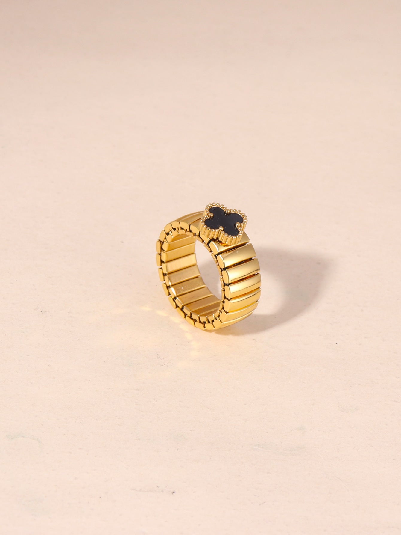 Elegant Gold Band with Black Clover Motif Ring JLTR0437