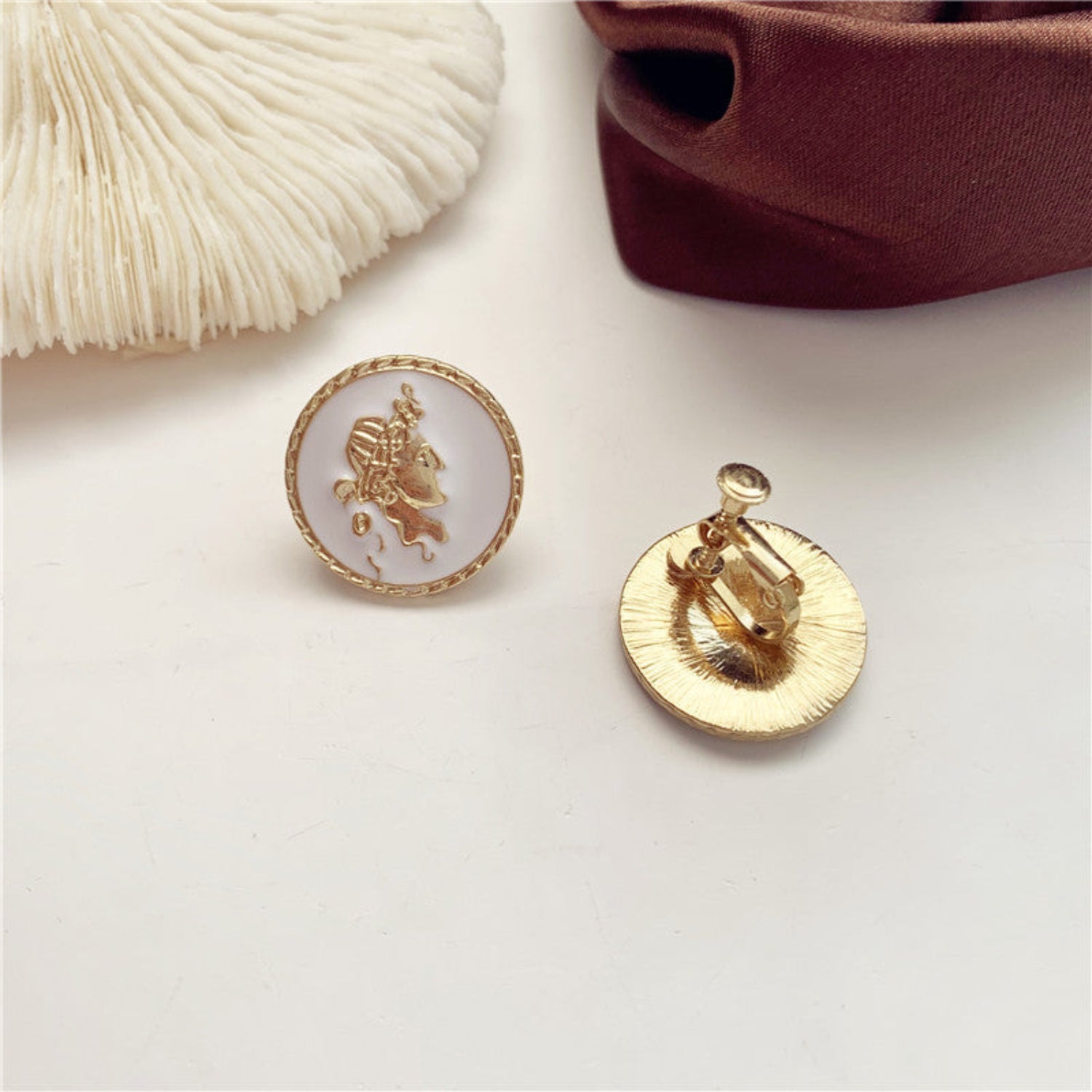 just-lil-things-pin-earings-gold-earings-jlt10059 - justlilthings