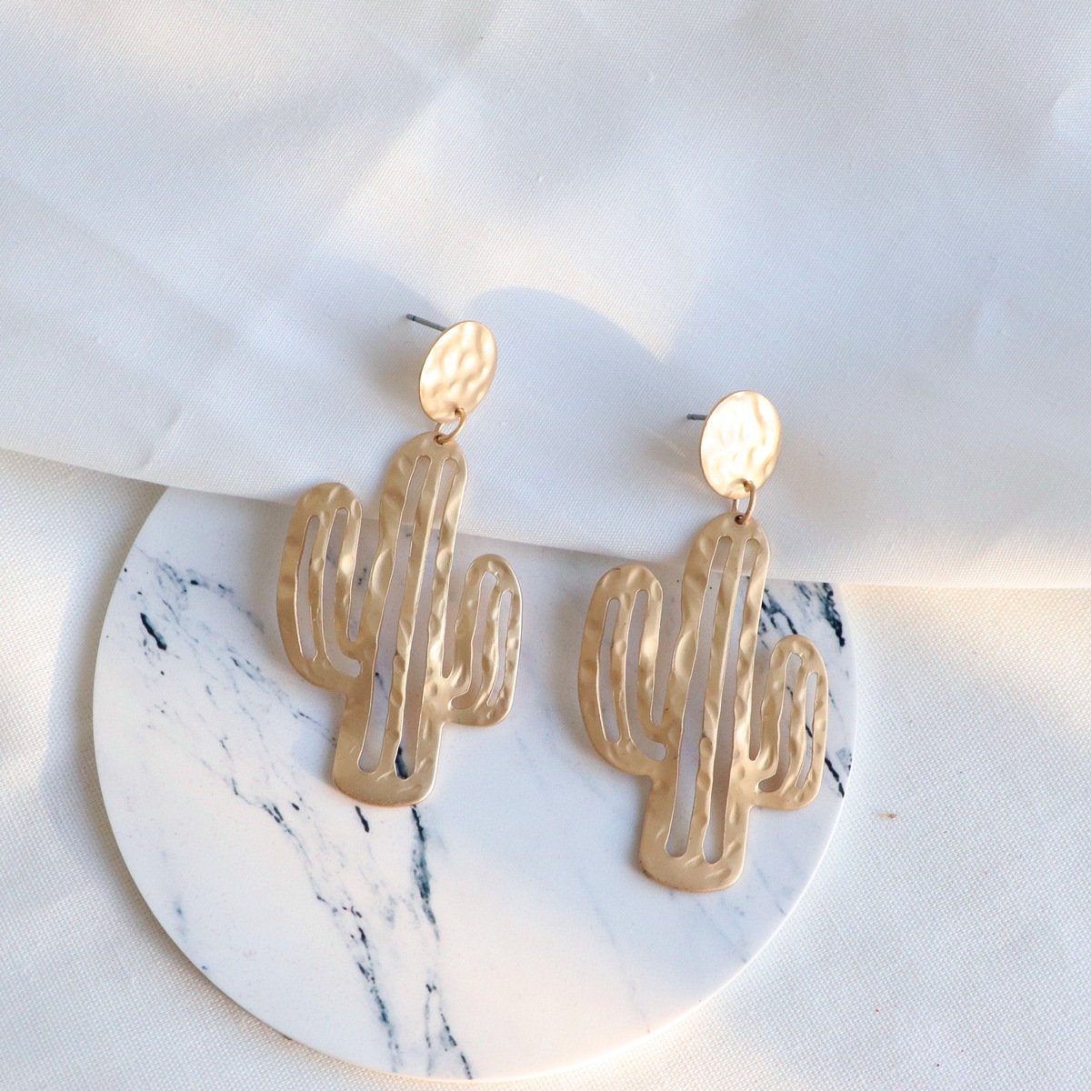 just-lil-things-gold-pin-earrings-jlt10726