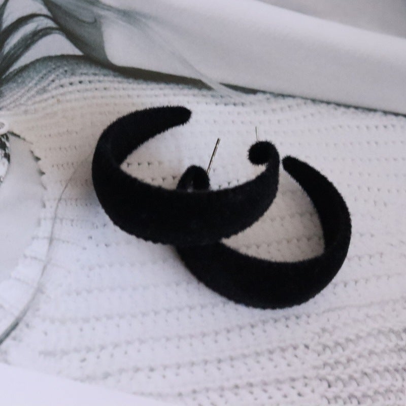 just-lil-things-black-half-hoop-earrings-jlt10965