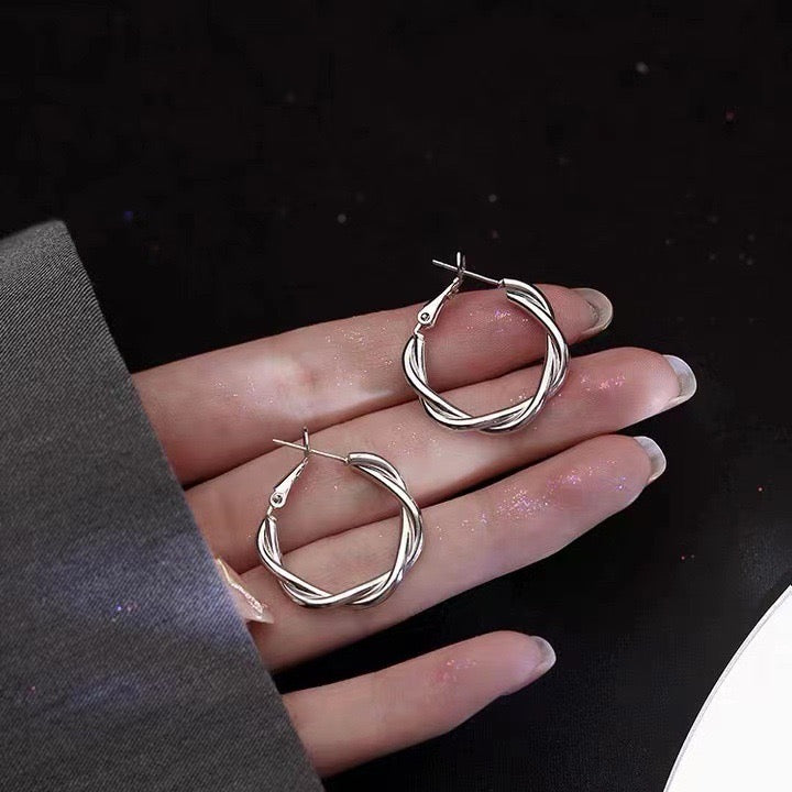 double-twisted-hoop-earrings-jlt11216