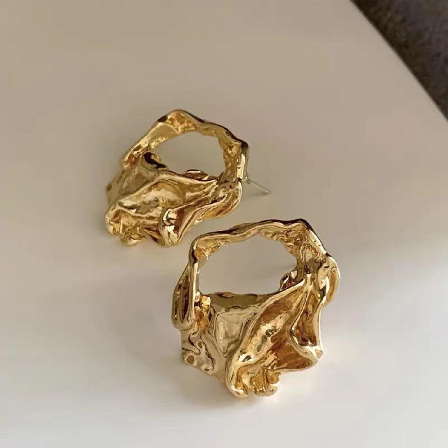 Sculpted Frantic Statement Pin Earrings jlt11703
