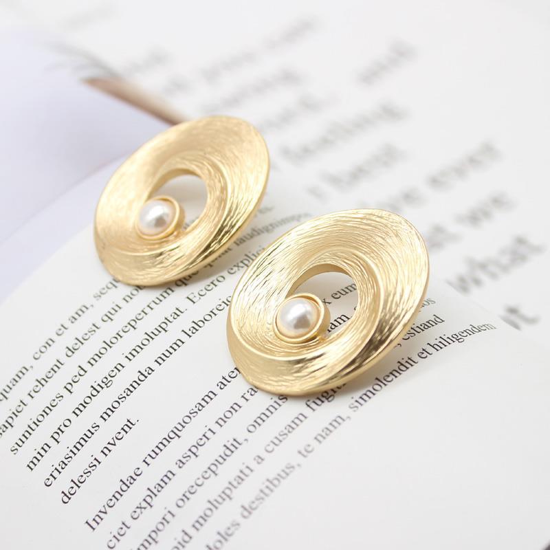 just-lil-things-gold-pin-earrings-jlt11956