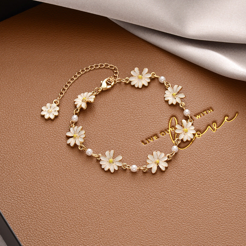 just-lil-things-artificial-Daisy Chain Charm – White & Gold-Bracelets-jltb0225