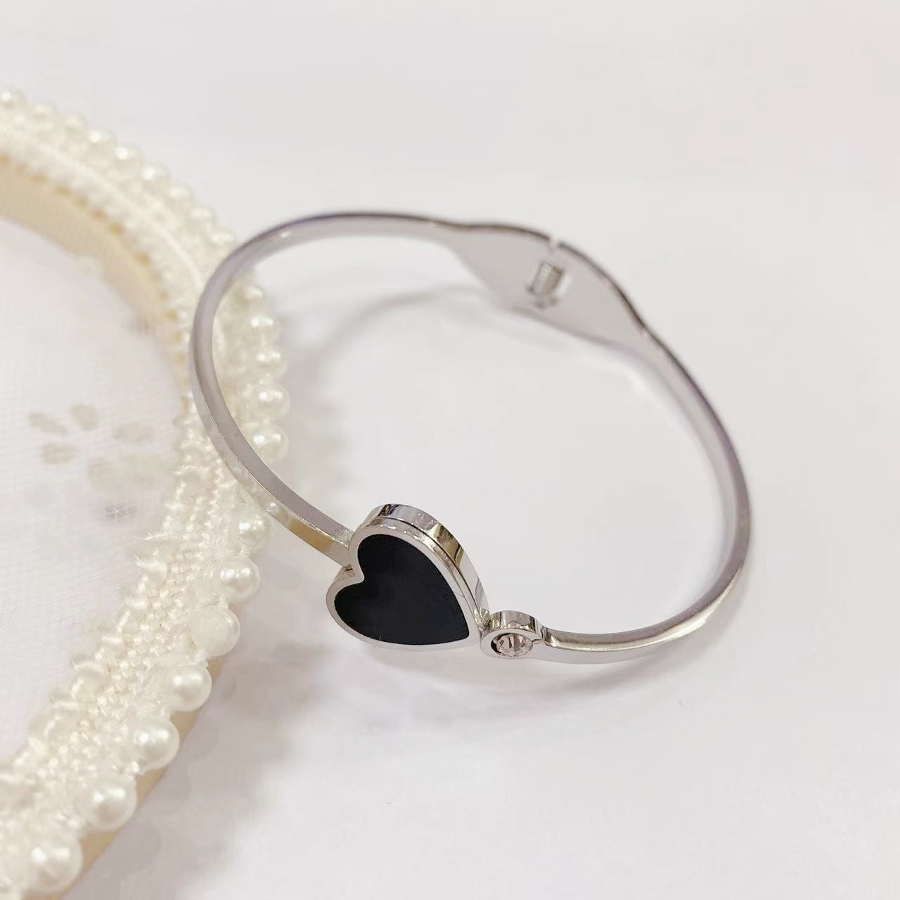 just-lil-things-artificial-Silver Black Heart Charm Bracelet – Minimal Chic Designs-jltb0298