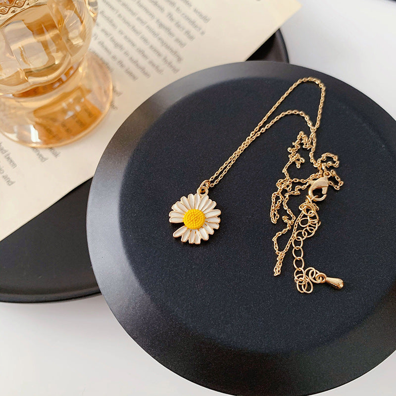 Gold-color Daisy Flower Pendant Necklace – Cheerful and Minimalist Floral Jewelry-jltn0514