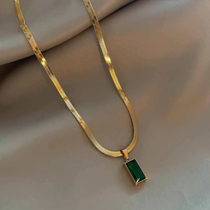 Gold-color Herringbone Necklace with Emerald Green Rectangle Pendant – Luxurious Statement Jewelry-jltn0536