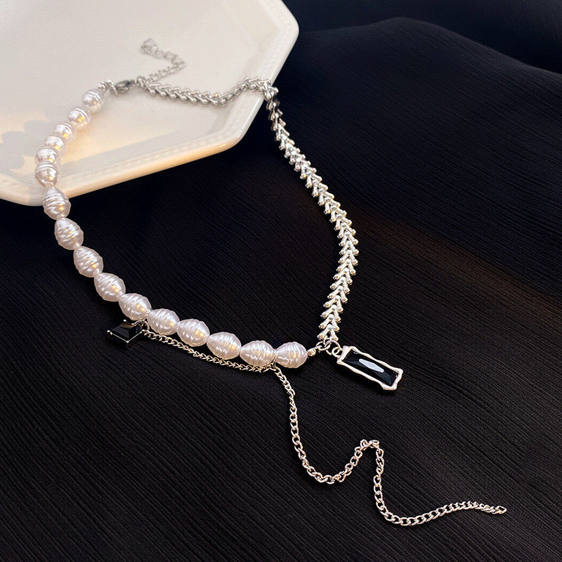 Chic Pearl and Silver Chain Necklace-jltn0679