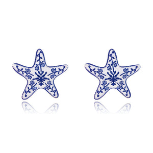 Just Lil Things Ocean Bloom Starfish Stud Earrings – Blue & White Floral Design jlt13314