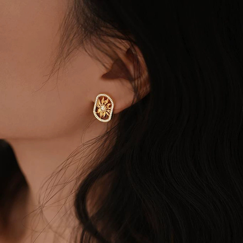 Just Lil Things Bloom Sunflower Stud Earrings – Oval Frame & Crystal Detail jlt13313