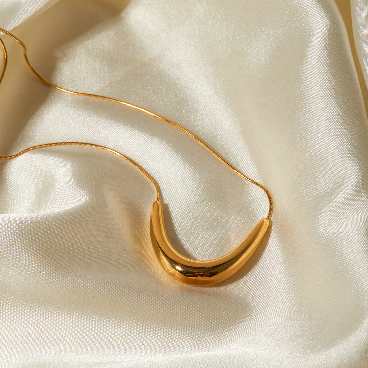 Arc U Shaped Choker Gold Necklace  JLTN1187