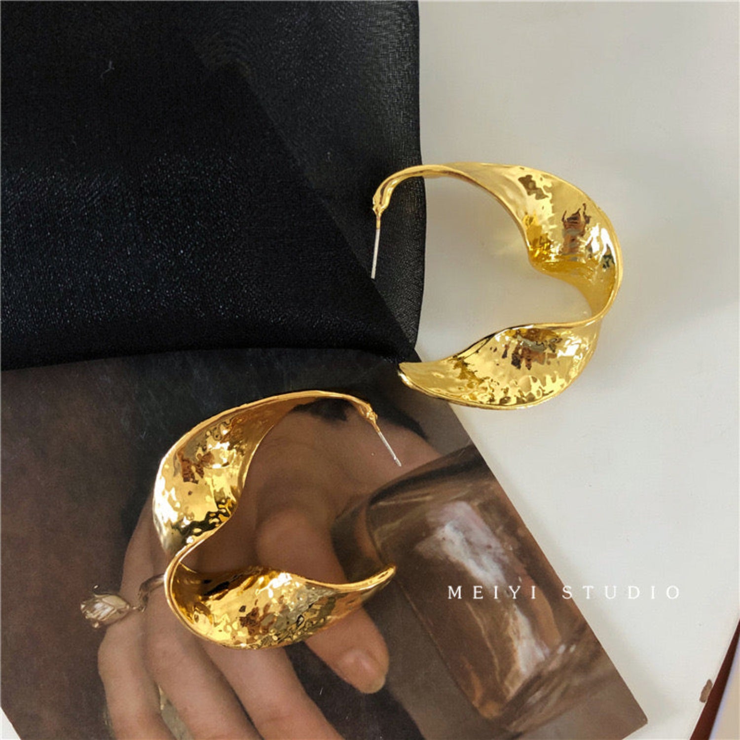 just-lil-things- Autum leaf- inspired clip-on-earrings-jlt10018